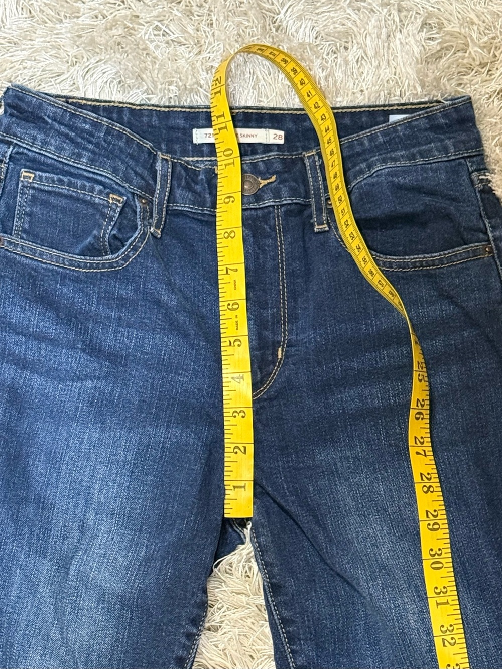 Levi’s High Waisted Distressed Jean Skinny Dark Wash Size 28 - Picture 14 of 15